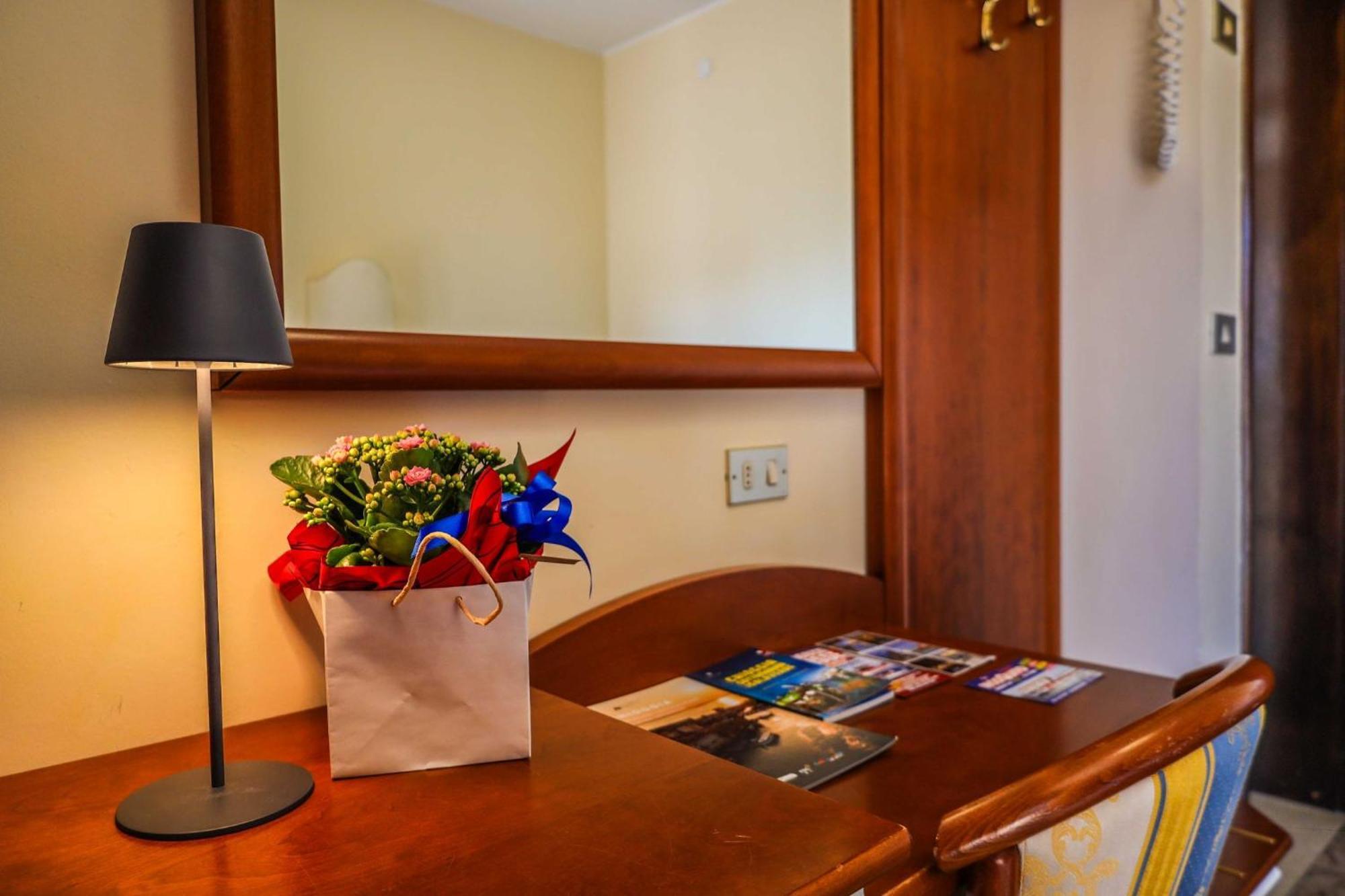 Easy Hotel Meryon سوتّومارينا المظهر الخارجي الصورة