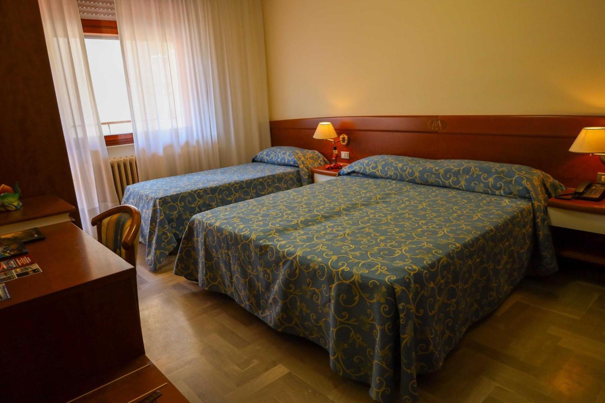 Easy Hotel Meryon سوتّومارينا المظهر الخارجي الصورة