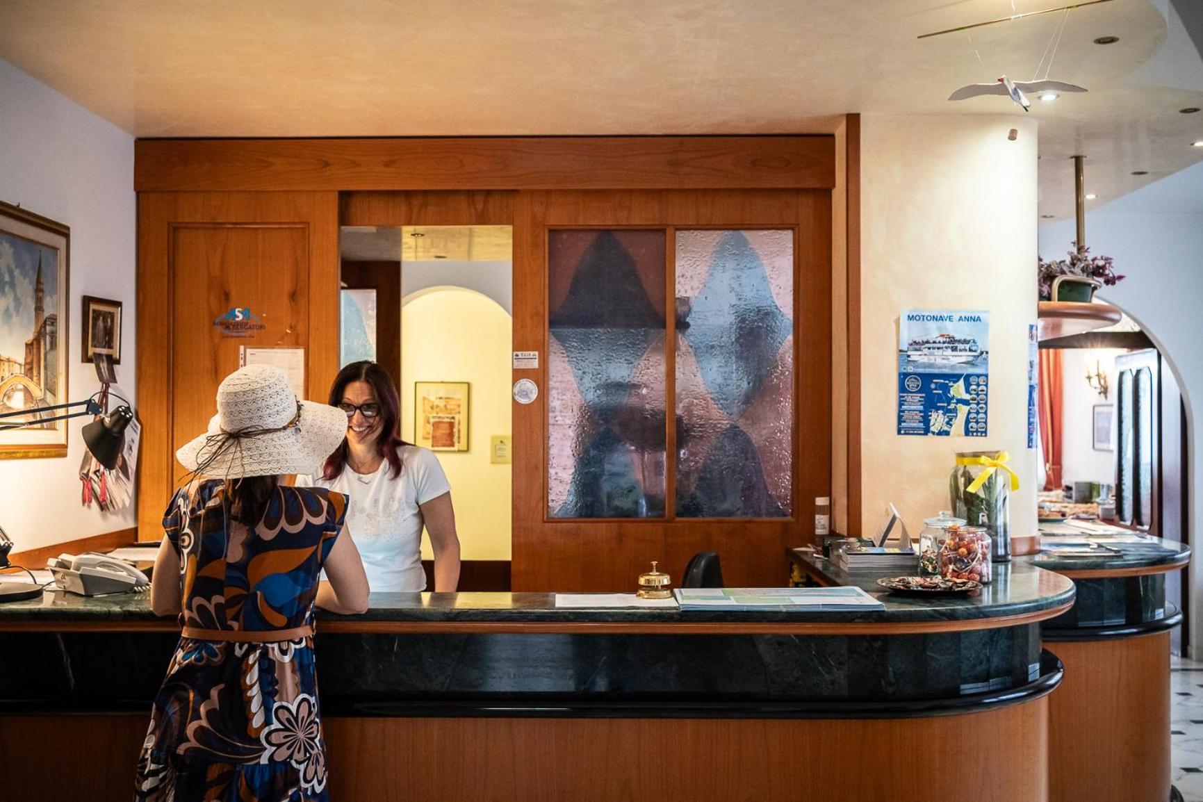 Easy Hotel Meryon سوتّومارينا المظهر الخارجي الصورة