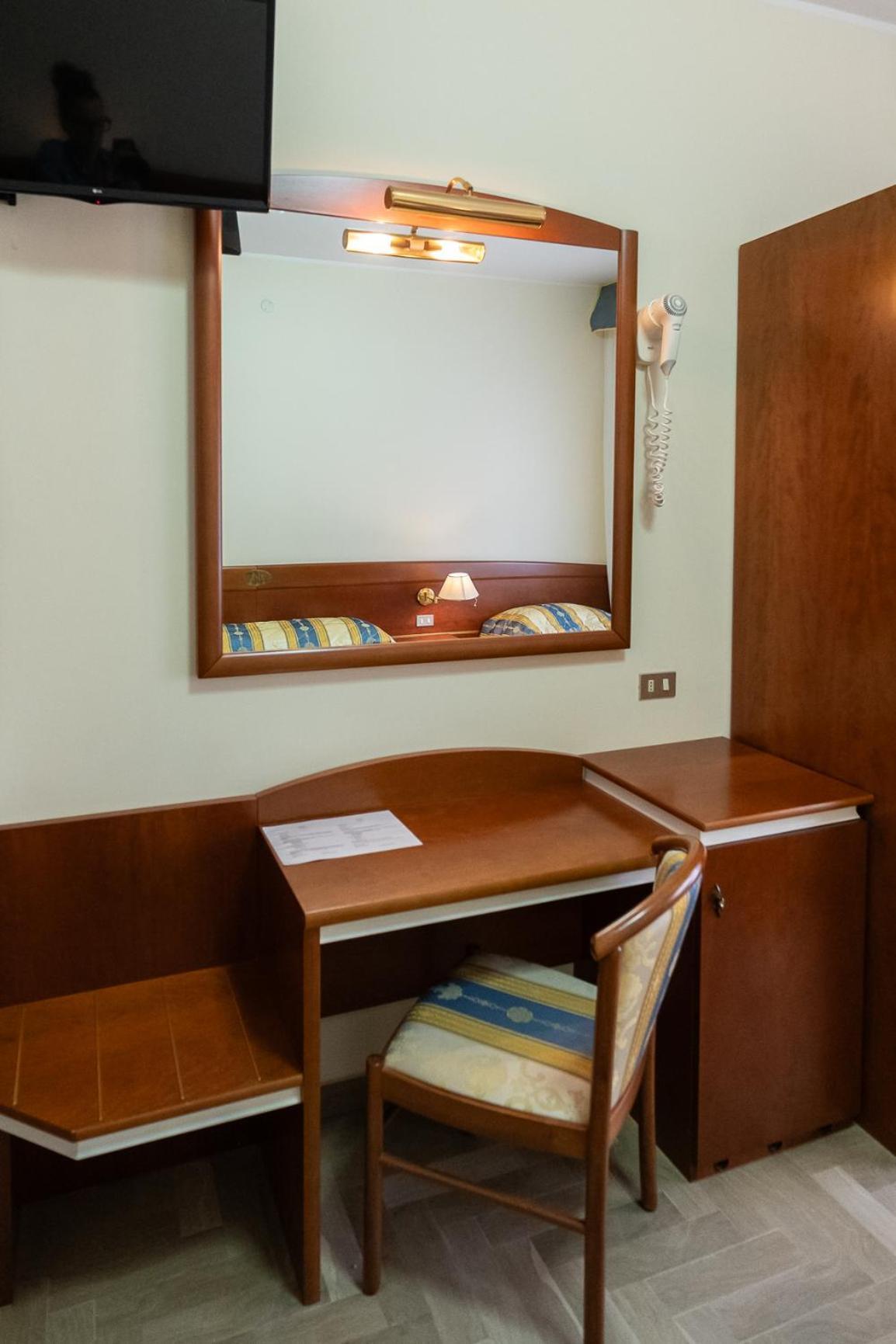 Easy Hotel Meryon سوتّومارينا الغرفة الصورة