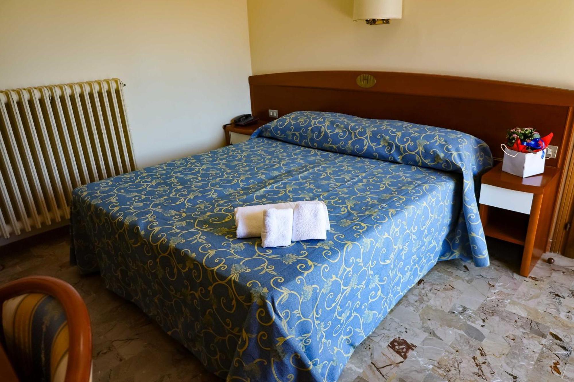 Easy Hotel Meryon سوتّومارينا المظهر الخارجي الصورة