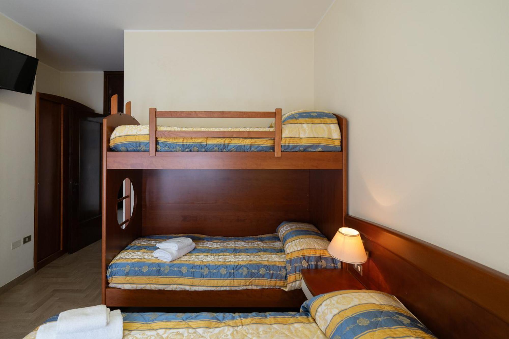Easy Hotel Meryon سوتّومارينا المظهر الخارجي الصورة