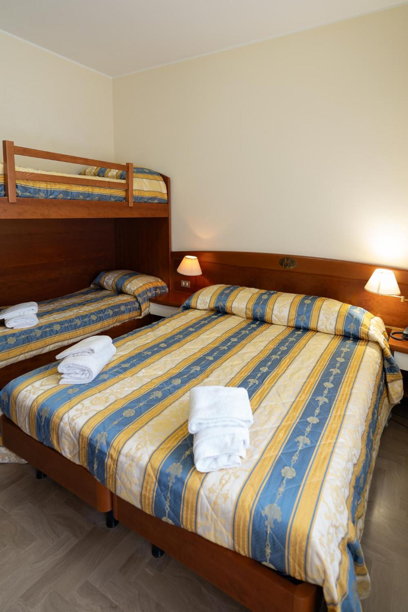 Easy Hotel Meryon سوتّومارينا المظهر الخارجي الصورة