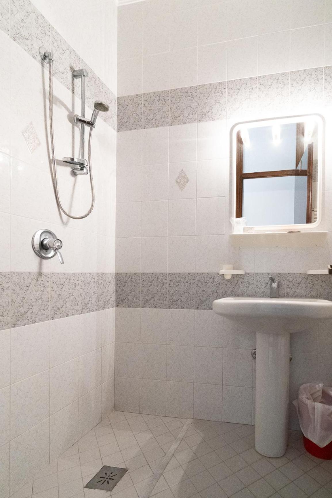 Easy Hotel Meryon سوتّومارينا الغرفة الصورة