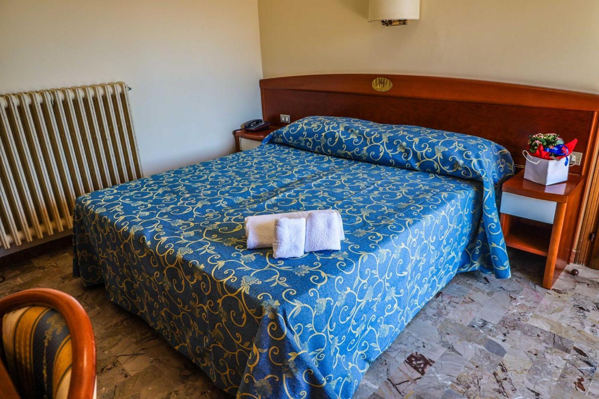 Easy Hotel Meryon سوتّومارينا المظهر الخارجي الصورة